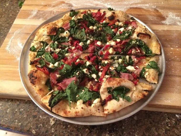 Spinach and Sun-Dried Tomato Pizza